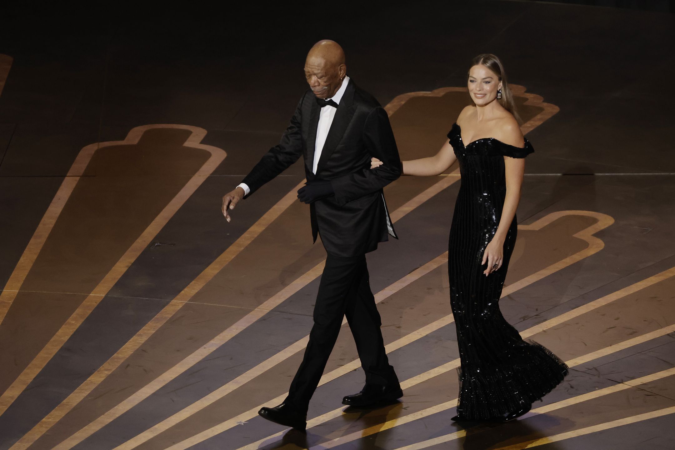 Oscary 2023. Margot Robbie błyszczy w sukni Armani Prive