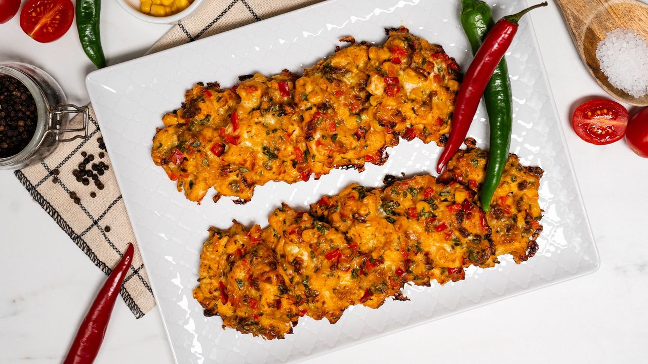 Nie dość, że nie trzeba ich ubijać i panierować, to jeszcze unikasz smażenia. Te kotlety to prawdziwy hit