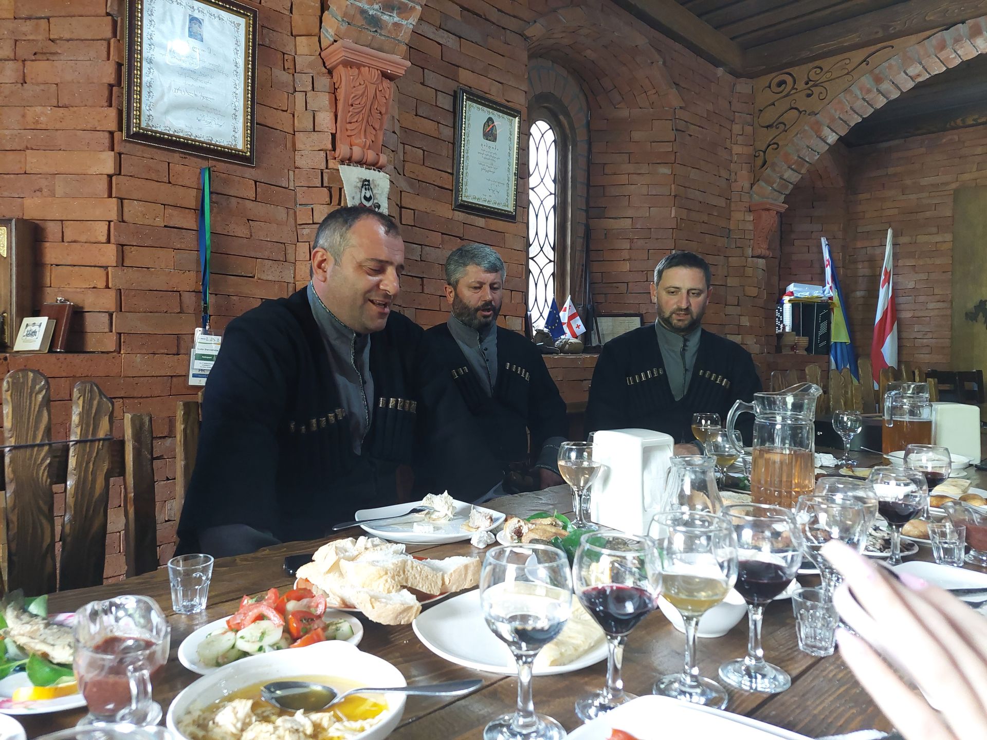 Gruzini uwielbiają dzielić się z Polakami swoimi tradycjami 