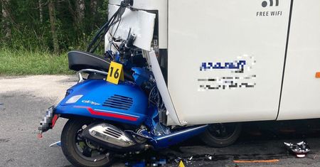 Słowacja. Skuter wbił się w polski autokar. Policja publikuje zdjęcia
