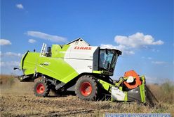 Wypadek na polu. Kombajn wciągnął rękę nastolatka