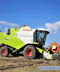 Wypadek na polu. Kombajn wciągnął rękę nastolatka