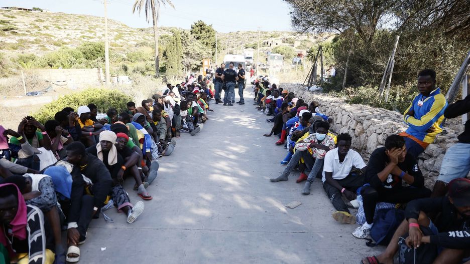 Kryzys migracyjny na włoskiej wyspie Lampedusa
