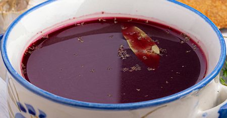 Nie gotuję buraków w barszczu. Ma lepszy smak i kolor, którego nie trzeba podkręcać