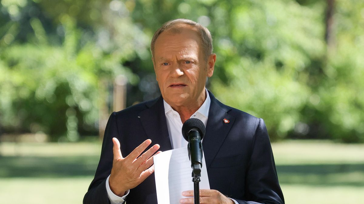 Donald Tusk
Warszawa, 13.08.2024. Premier Donald Tusk podczas konferencji prasowej po posiedzeniu rz�du przed siedzib� KPRM w Warszawie, 13 bm. (doro) PAP/Pawe� Supernak
Pawe� Supernak
Kancelaria Prezesa Rady Ministr�w, konferencja, KPRM, polityk, prasowa, premier