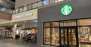 Biała kobieta wygrała ze Starbucksem rozprawę o zwolnienie na tle rasistowskim. Potentat kawowy protestuje