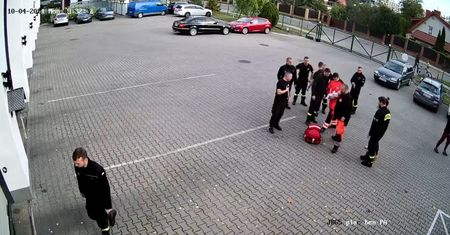 O włos od tragedii. Gdańscy strażacy uratowali niemowlę, jest nagranie