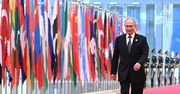 Putin nie porusza prawą ręką, gdy chodzi. Jest naukowe wyjaśnienie