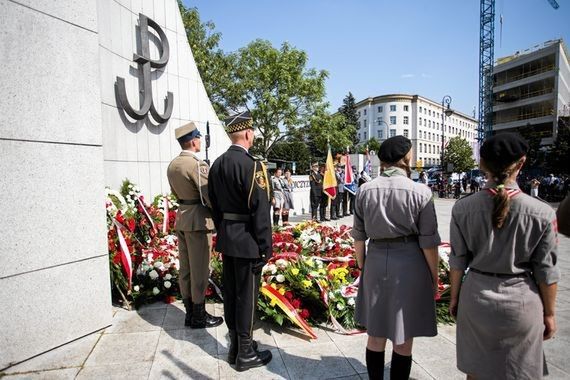 73 lata temu po 63 dniach walki upadło Powstanie Warszawskie