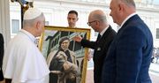 Delegacja z Podkarpacia u Papieża z obrazem kard. Wyszyńskiego