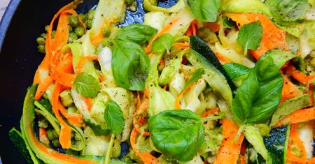 Gdy nie mam makaronu, sięgam po to warzywo. Najlepiej smakuje z carbonarą i bolognese