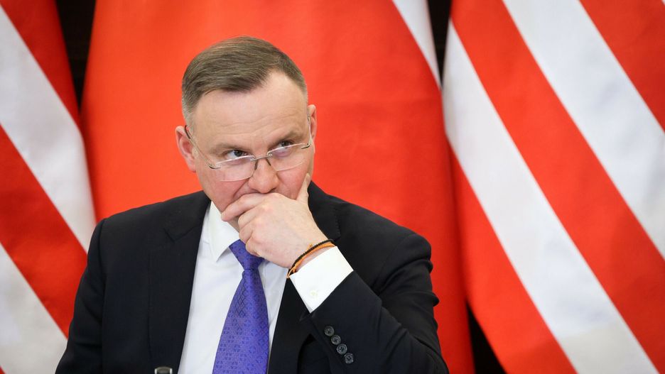 Co oznaczają bransoletki na przegubach Andrzeja Dudy?