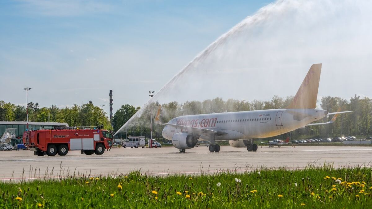 Inauguracja lotów z lotniska w Świdniku do tureckiej Antalyi