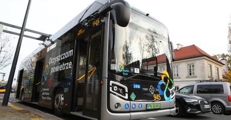 Grupa Polsat uruchomiła produkcję zielonego wodoru dla autobusów