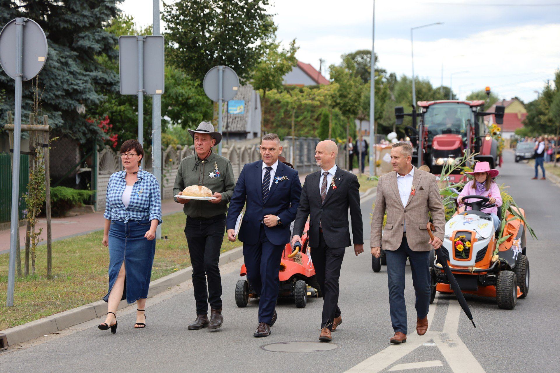 Wdzięczność za plony i taneczna zabawa w rytmach country - tak wyglądały dożynki w Słocinie