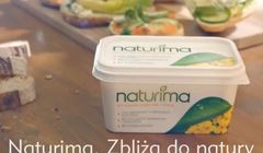 „Zbliża do natury” w kampanii magaryny Naturima (wideo)