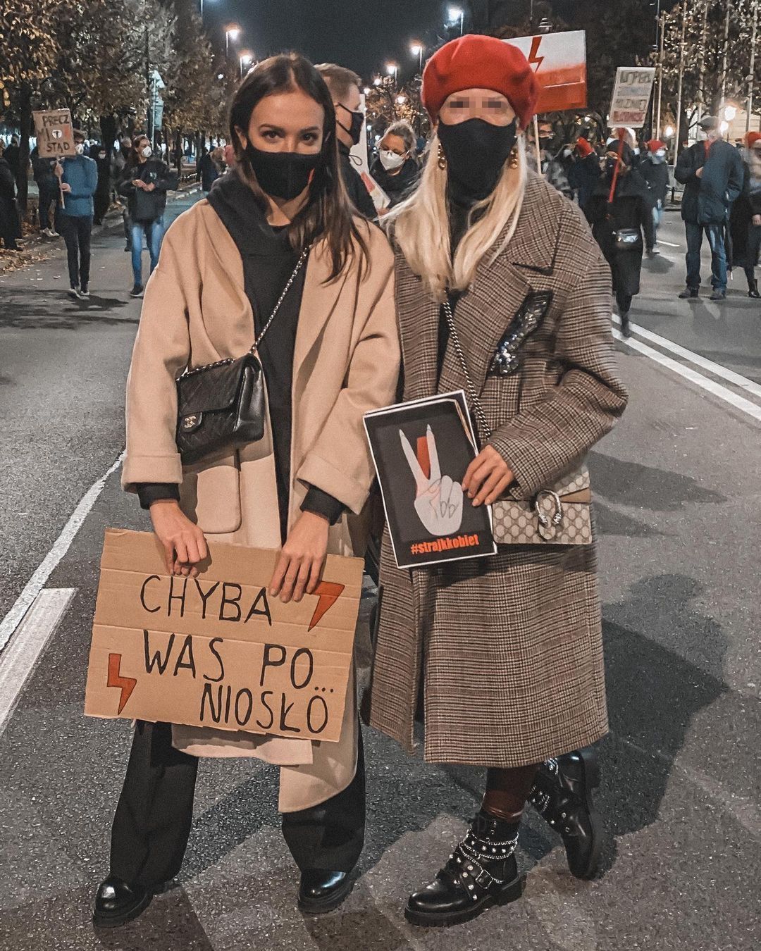 Anna Wendzikowska na warszawskim proteście