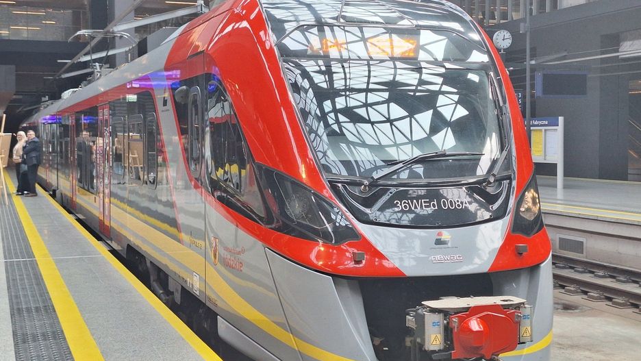 Pociągi ŁKA z roku na rok przewożą coraz większą liczbę pasażerów