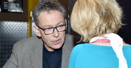 Była starsza o 34 lata. Ujawnił, do czego go zmuszała