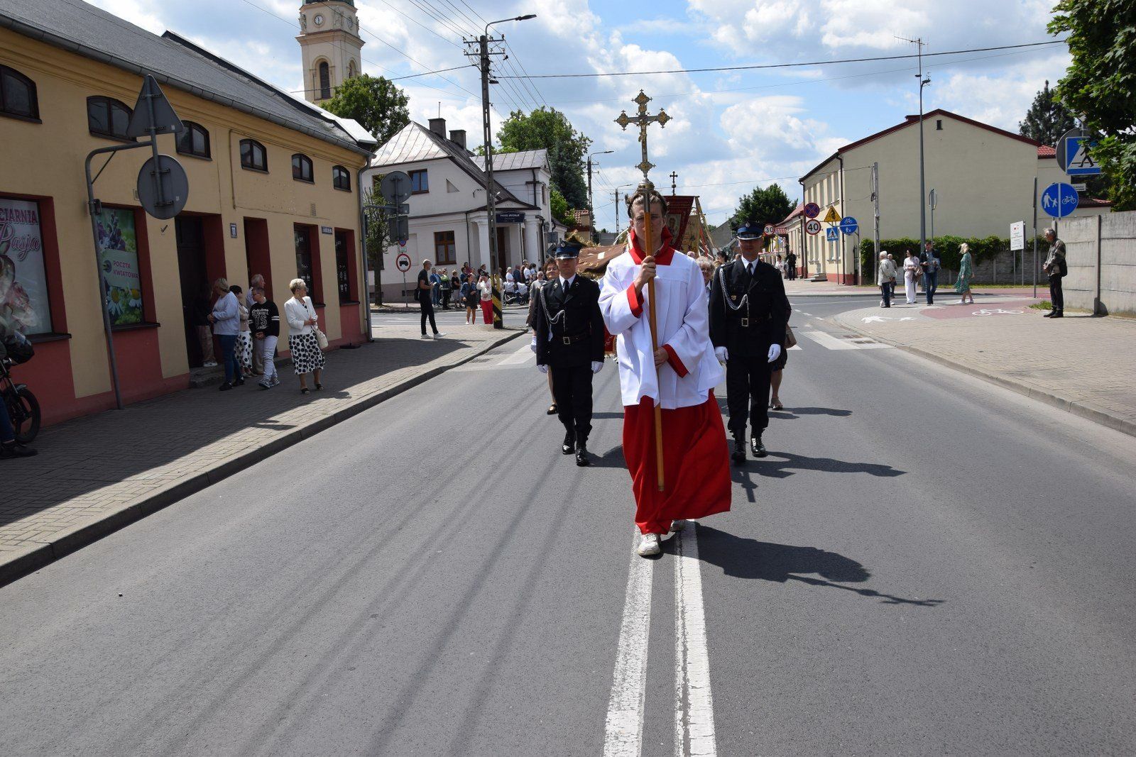 Boże Ciało 2025 w Zduńskiej Woli. Tłumy na procesji