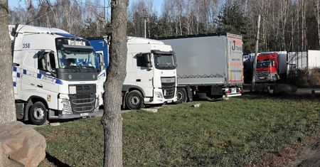 Baza przeładunkowa między domami w Turzy Śląskiej. Mieszkańcy się skarżą