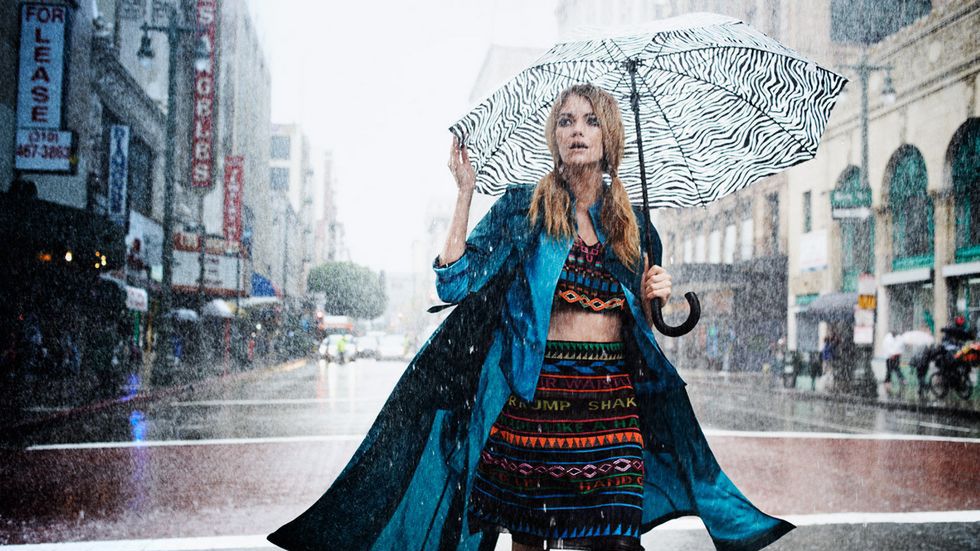 Tęcza i przemoczone dziewczyny, czyli test parasola z Bluetoothem 1