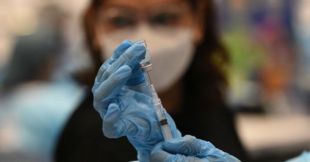Szef Moderny obawia się o skuteczność szczepionek wobec Omikronu