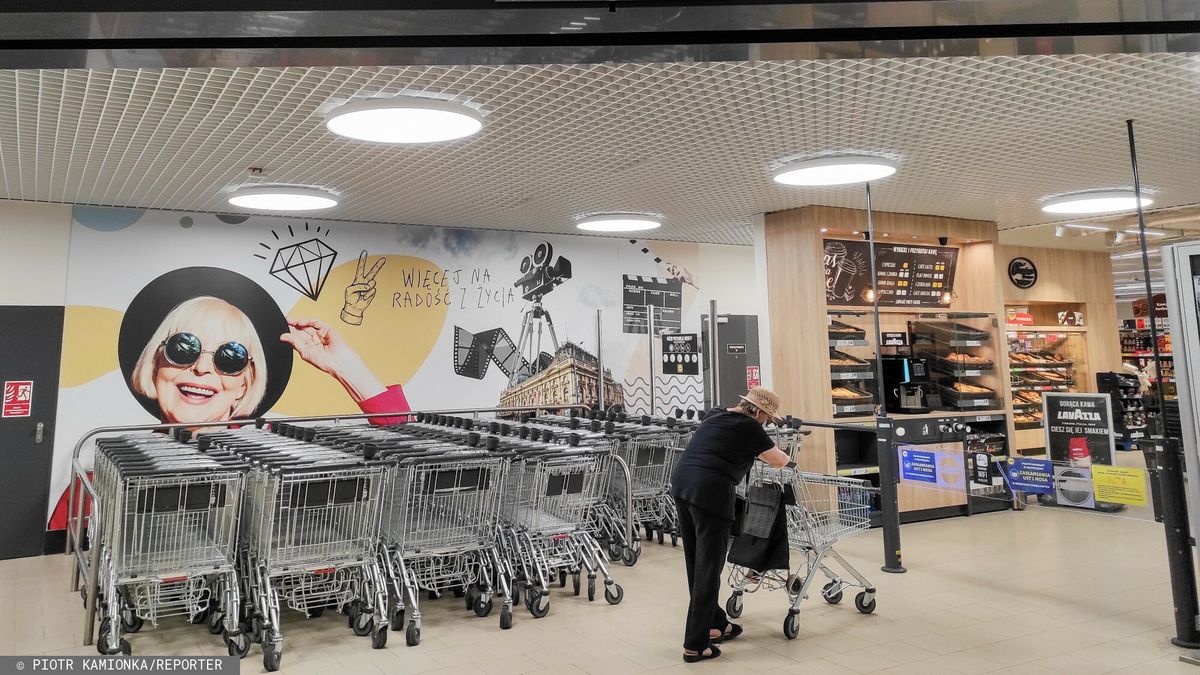 Lidl punktem pocztowym. Jest lista sklepów czynnych w niedziele
