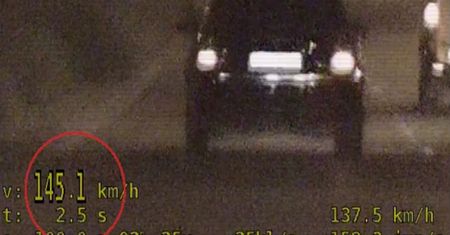 Nietrzeźwa kobieta w audi. Jechała 145 km/h w obszarze zabudowanym