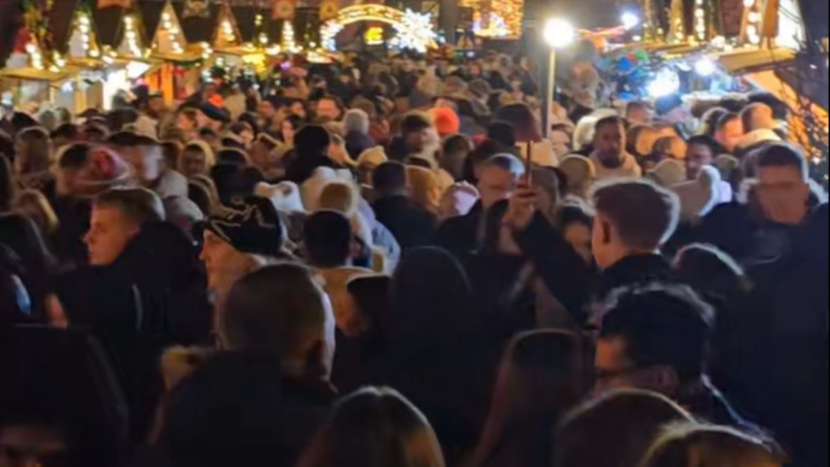 Tłumy na jarmarku w Gdańsku.