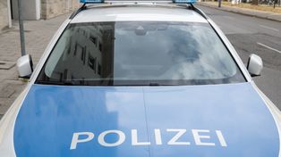 Zapukał do drzwi i strzelił. Policja szuka sprawcy