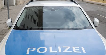 Zapukał do drzwi i strzelił. Policja szuka sprawcy