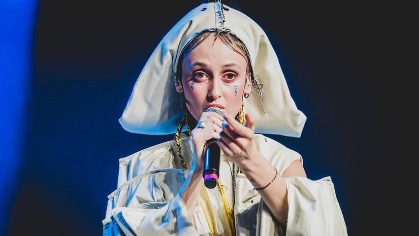 Alina Pash to ukraińska piosenkarka, o której głośno zrobiło się w związku z Eurowizją