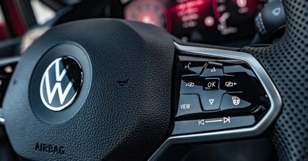 Volkswagen wróci do fizycznych przycisków na kierownicy. Prośby zostały wysłuchane