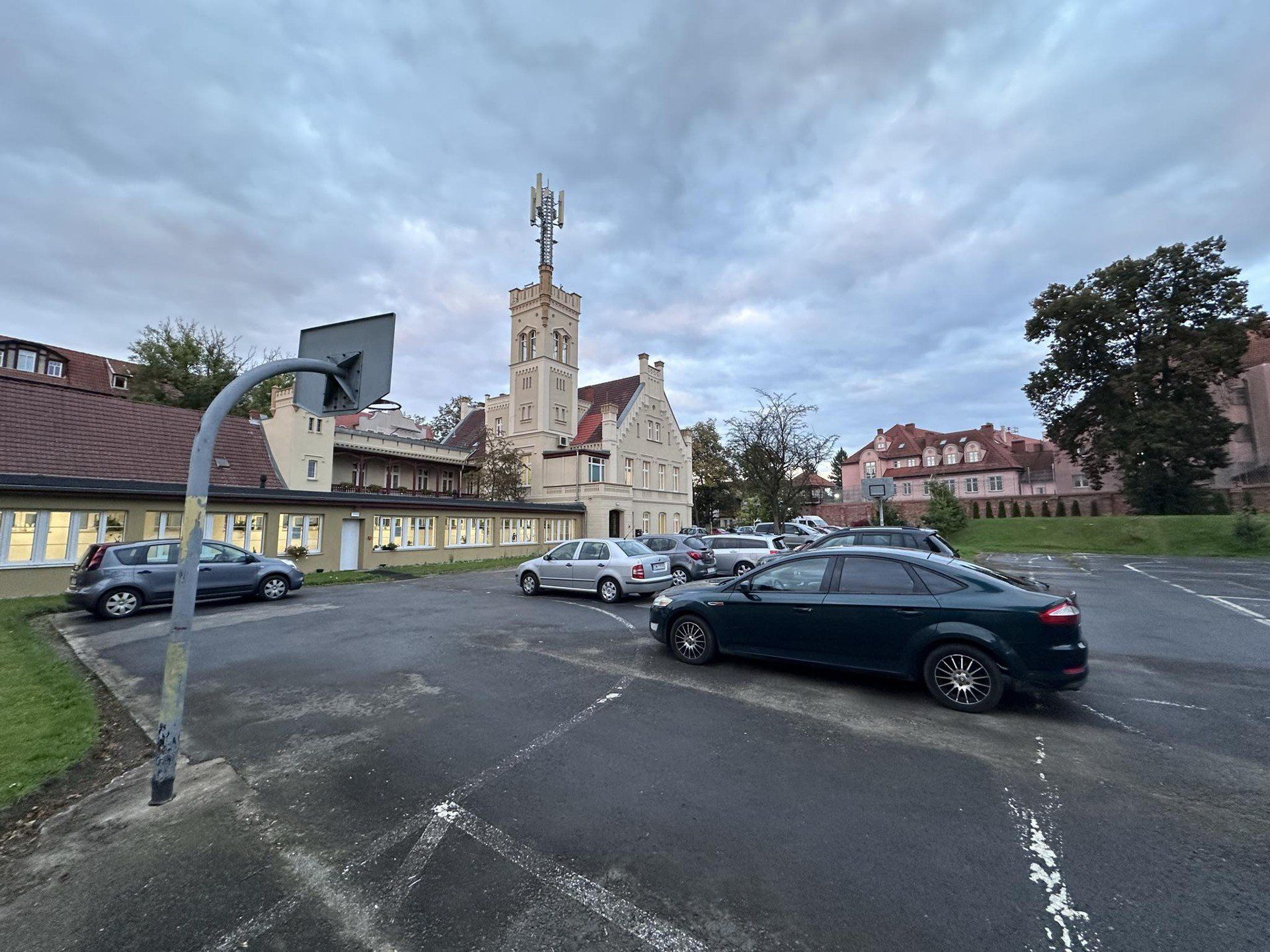 MDK w Jeleniej Górze doczeka się remontu placu