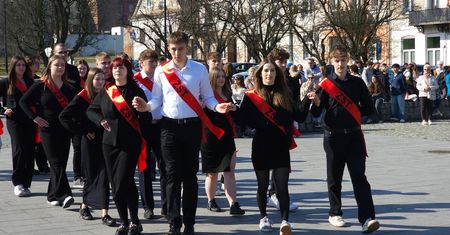 Maturzyści zatańczą na Starym Rynku. Przed nami II Włocławski Polonez