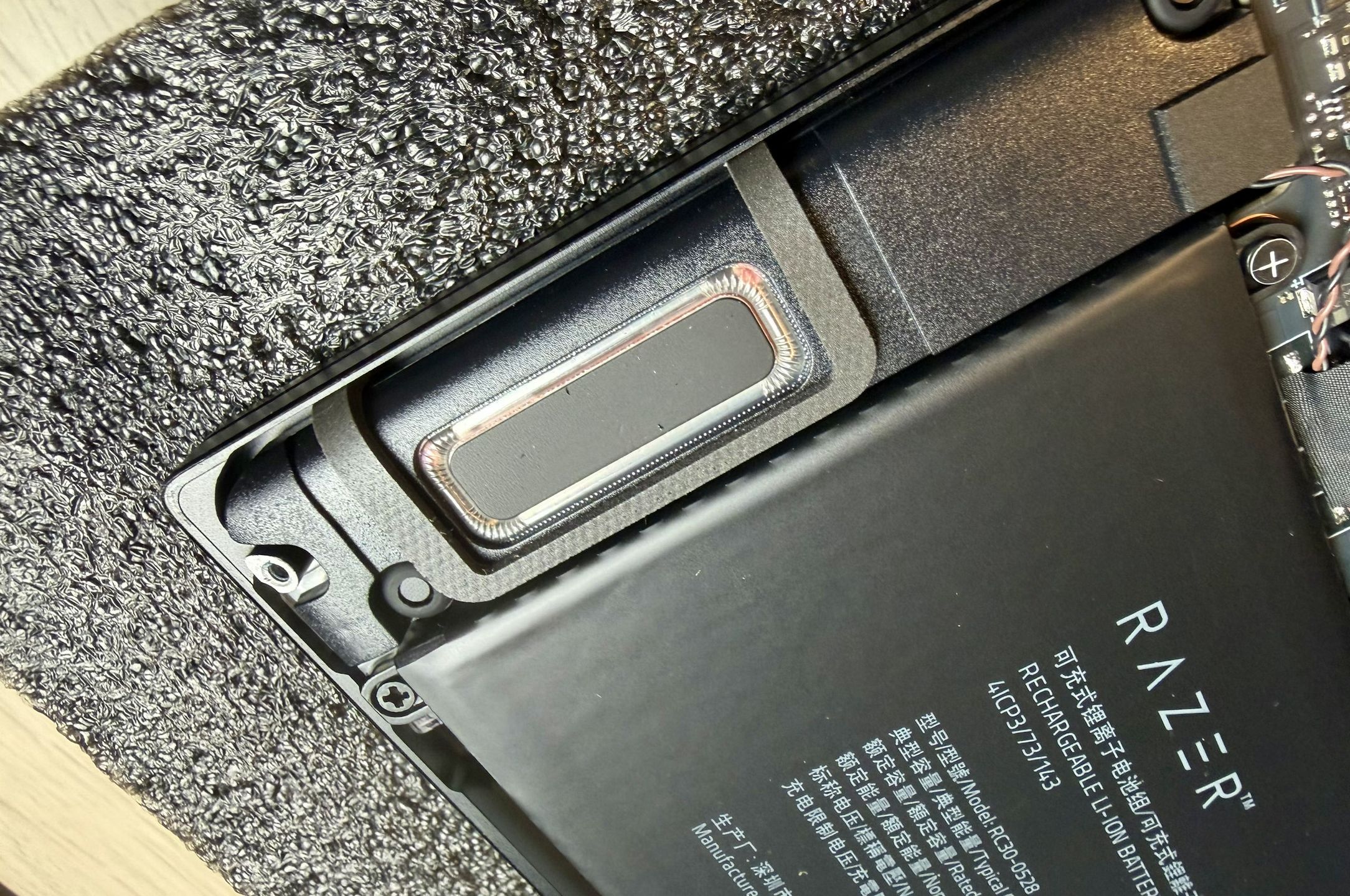 Razer Blade 16 (2026) - głośnik 