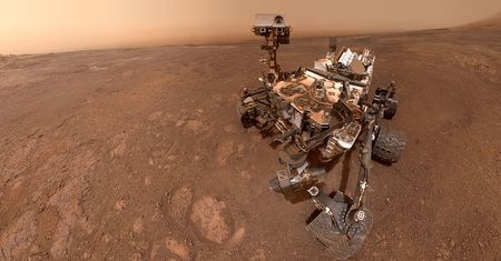 Zdjęcia z Marsa: Nowe obszary oraz Curiosity w całej okazałości