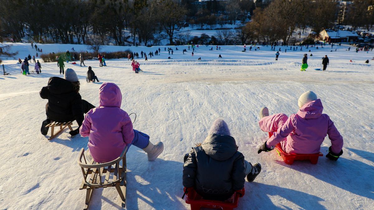 ?nie?na zima w Polsce
Fot. Dawid Wolski/East News, 04.01.2025 Warszawa. Niedziela na gorce saneczkowej na Moczydle.
Dawid Wolski