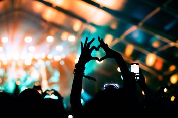 Poznań: BitterSweet Festival 2025 – trzy dni muzyki, emocji i społecznego dialogu na poznańskiej Cytadeli