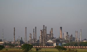 Ile kosztuje ropa? Oto cena w piątek 13.03.2026