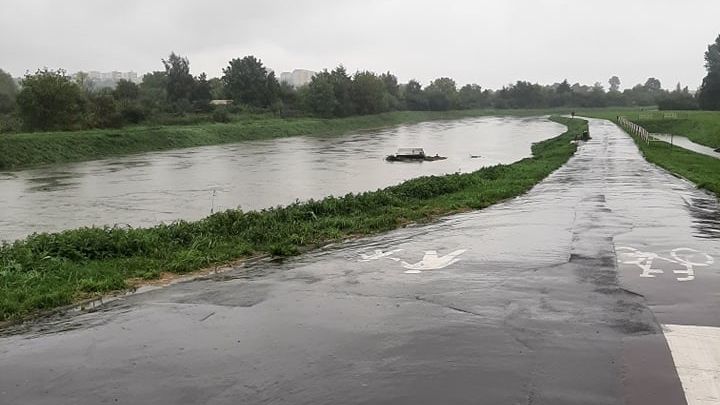 Wysoki poziom wody w Bystrzycy podczas wtorkowej ulewy