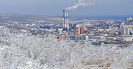 Władywostok skuty lodem. Rosyjskie miasto zostało sparaliżowane