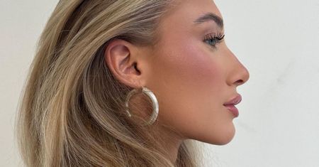 Zwykły blond idzie w odstawkę. Oto najmodniejszy odcień