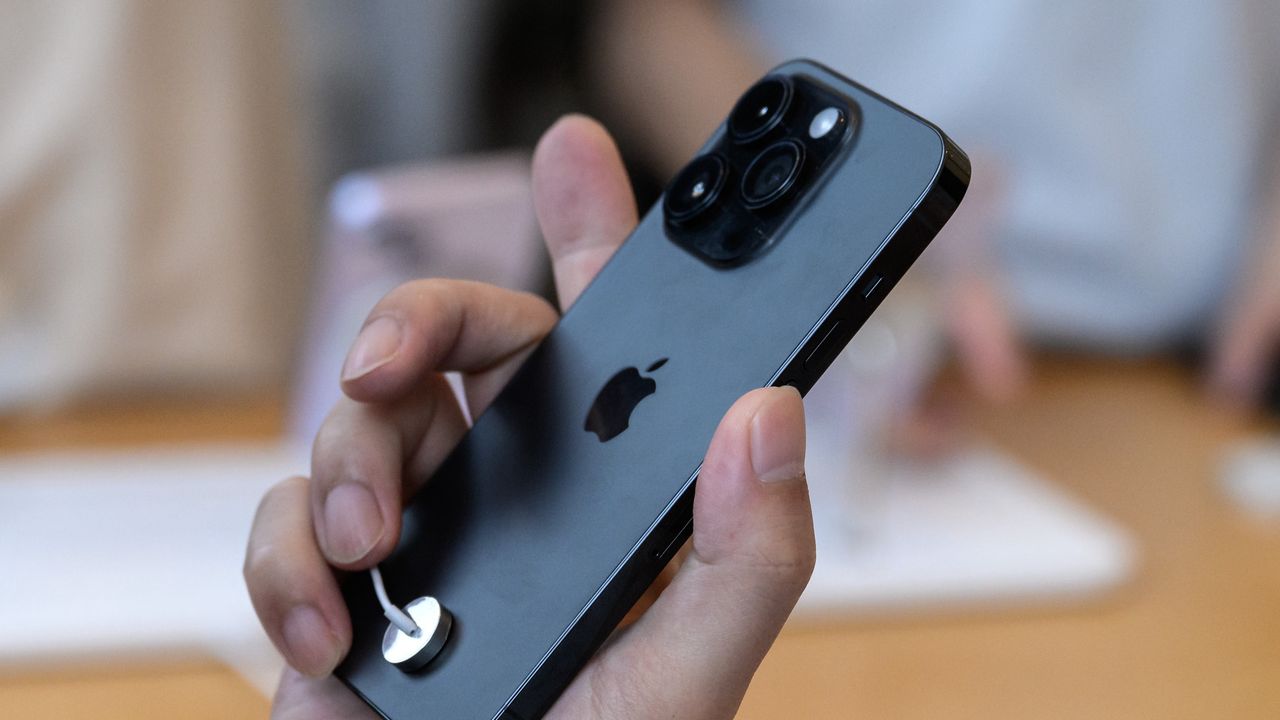 iPhone 14 Pro miał być jeszcze lepszy (Stringer/Anadolu Agency via Getty Images)