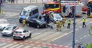 Kolizja radiowozu z taksówką zablokowała torowisko w centrum Warszawy