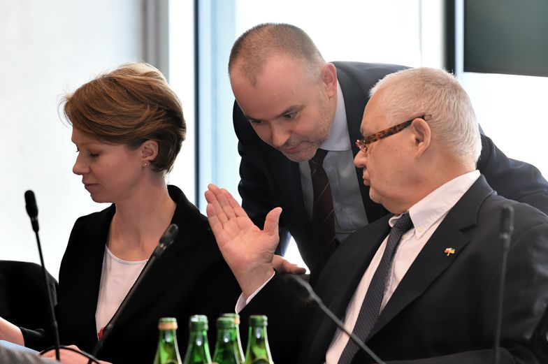 Burza w NBP. "On się czuje jak piąte koło u wozu"