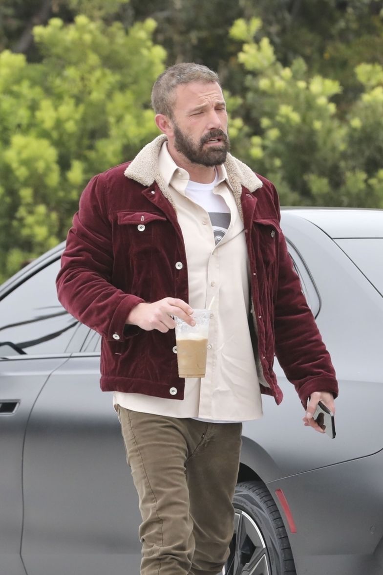 Ben Affleck z nietęgą miną w Los Angeles