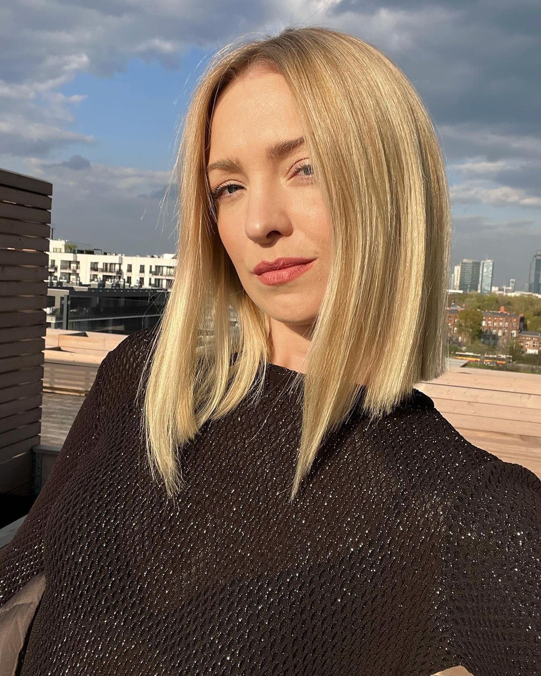 Barbara Kurdej-Szatan prezentuje efekty fryzjerskiej metamorfozy 