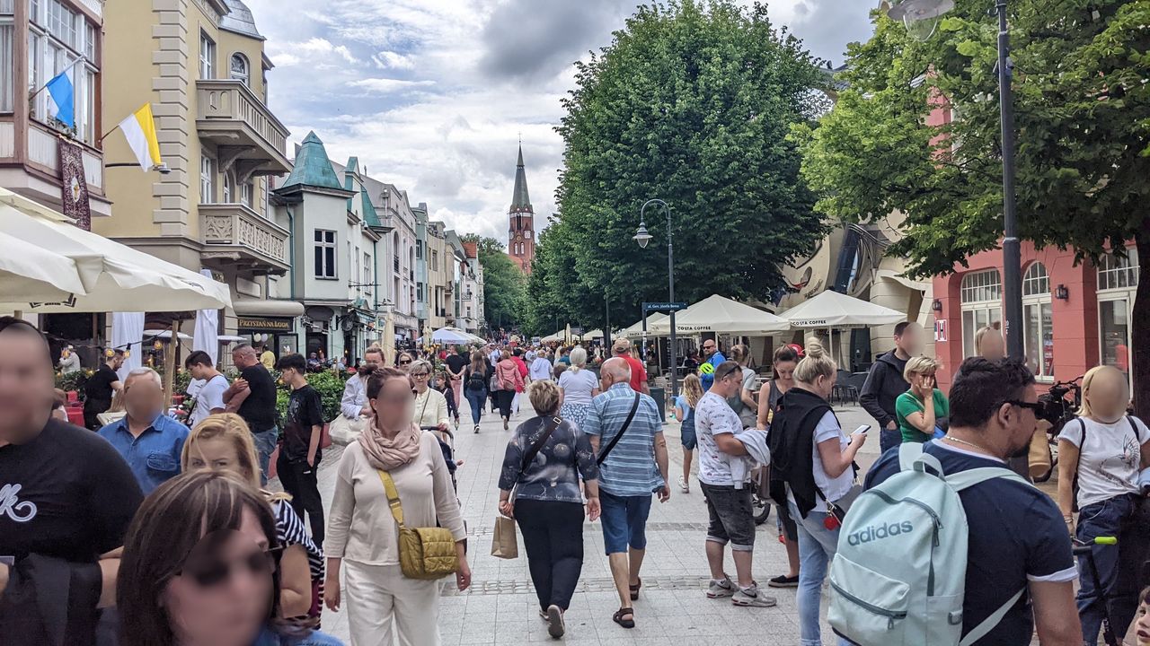 Eksperci mieli rację. "Morze ludzi przelewa się przez Sopot"